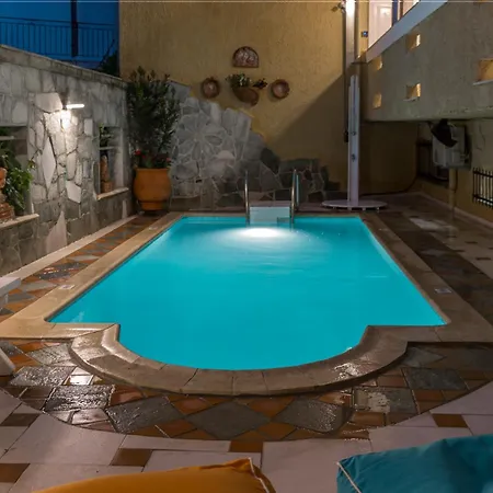 Thymis 3* Skiathos Town