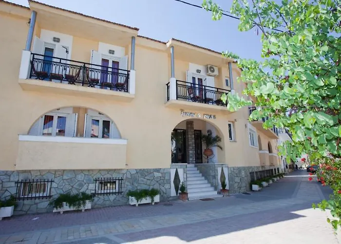 Thymis Апарт-отель 3*