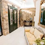 Thymis Lägenhetshotell 3*