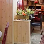Lägenhetshotell Thymis 3*