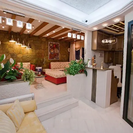 Aparthotel Thymis 3*