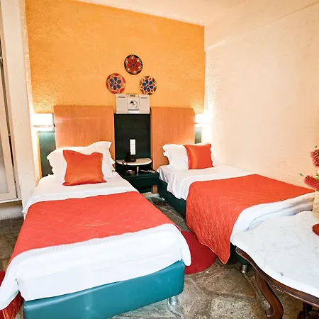 Thymis Aparthotel 2*