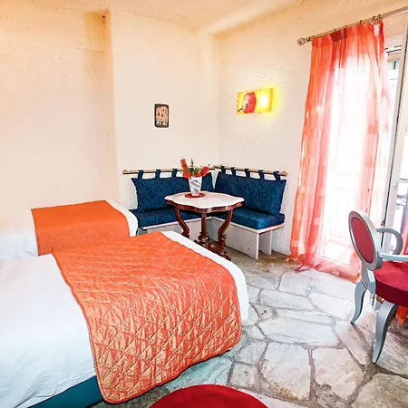 Thymis Aparthotel 2*