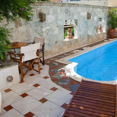 Thymis Aparthotel
