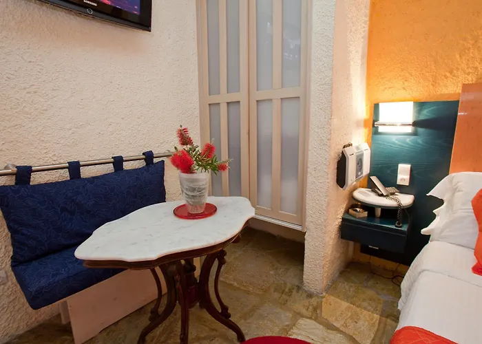 Thymis Aparthotel 3*