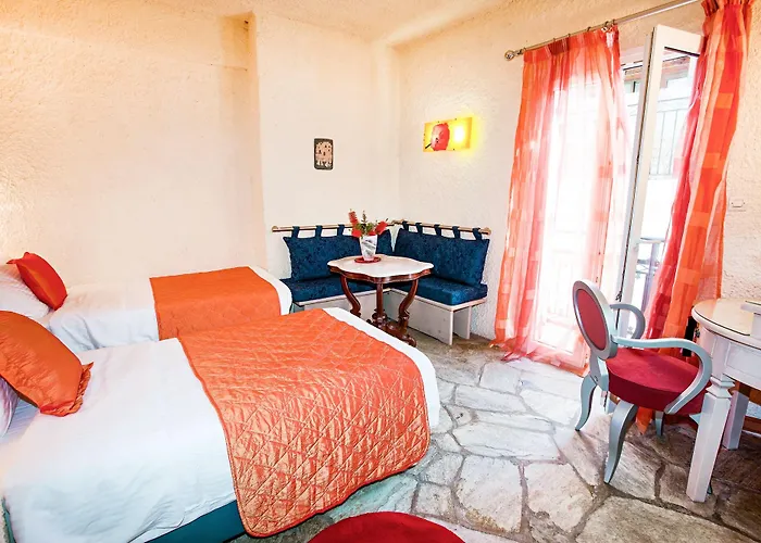 Thymis Aparthotel 3*